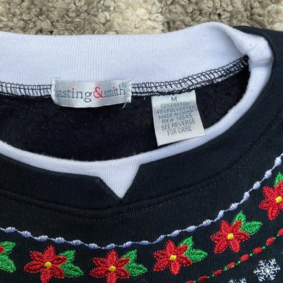 Black Embroidered Sweatshirt size Medium basic sweatshirt - Picture 8 of 8